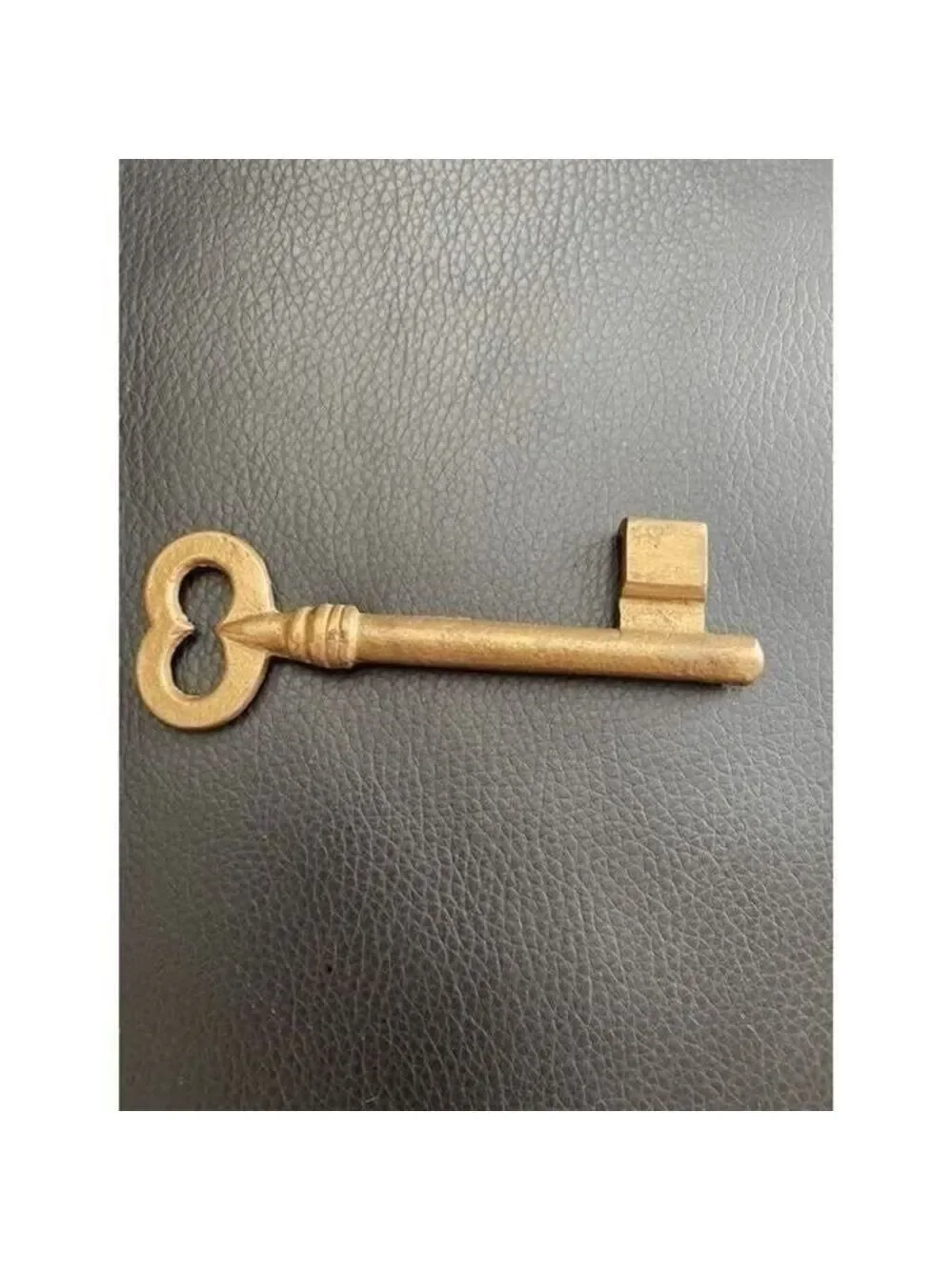 VTG brass heart love shape key